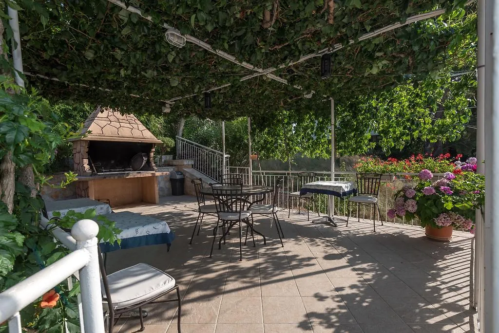 *** Guest house Mito Rooms And Apartments Trogir Croatia