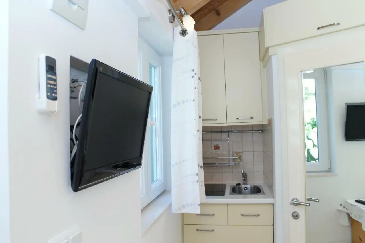 Guest house Mito Rooms And Apartments Trogir