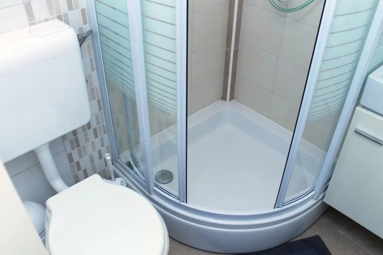Mito Rooms And Apartments Trogir Guest house