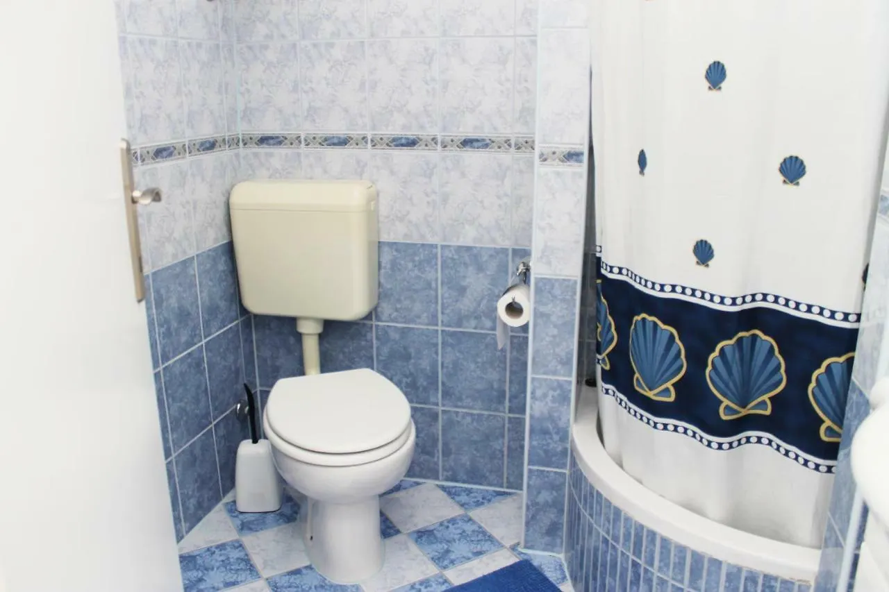 Mito Rooms And Apartments Trogir Guest house