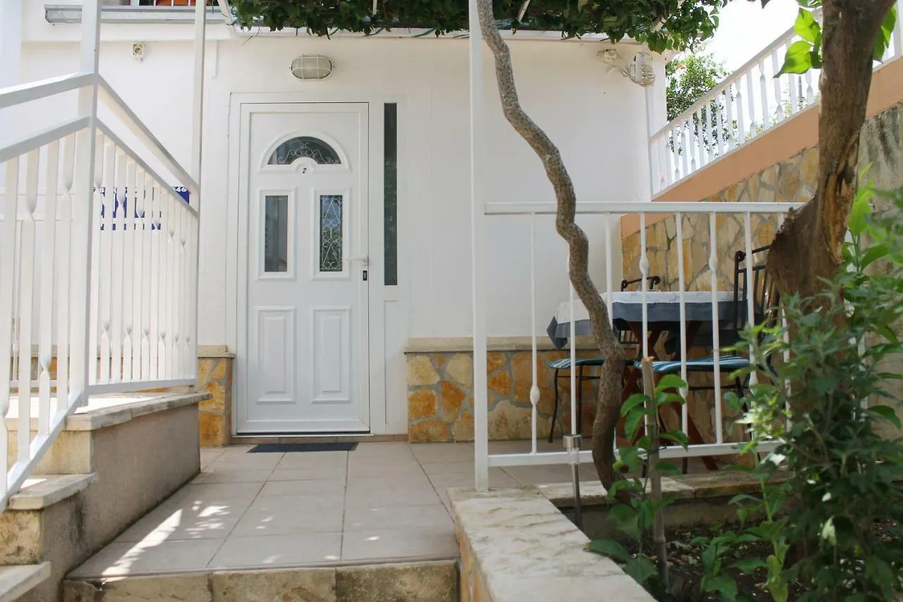 Guest house Mito Rooms And Apartments Trogir
