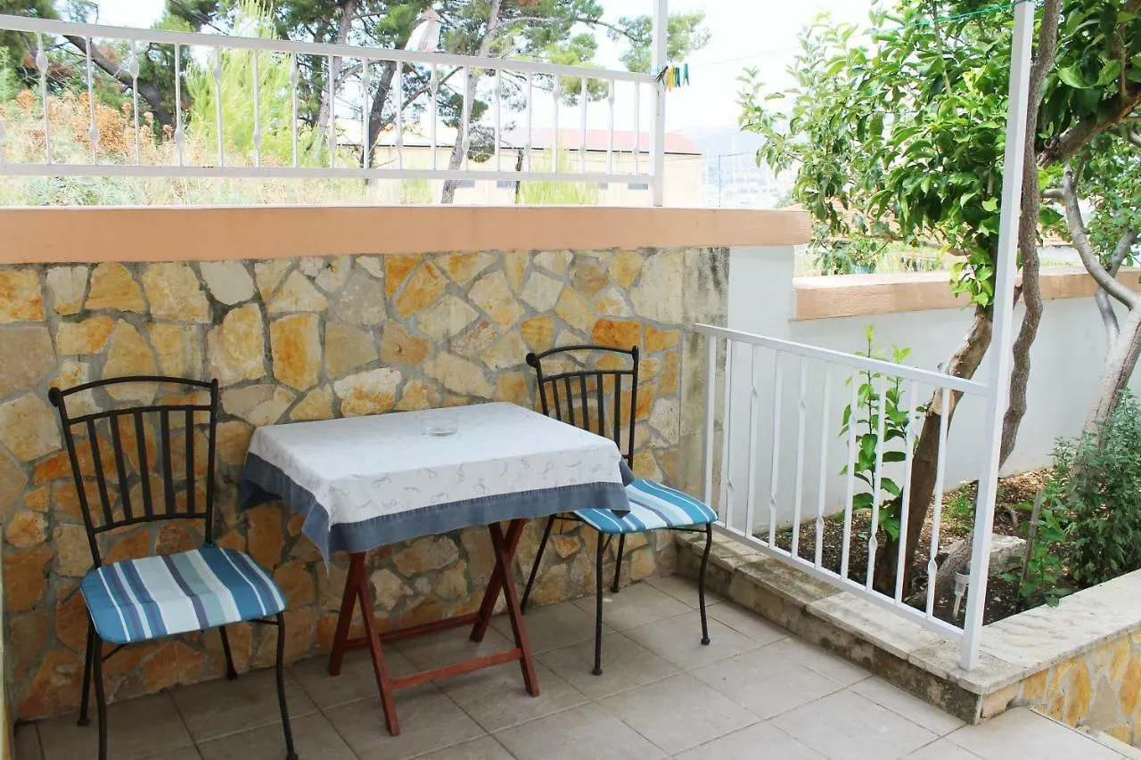 Mito Rooms And Apartments Trogir Guest house