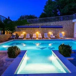 Boutique Paula *** Trogir