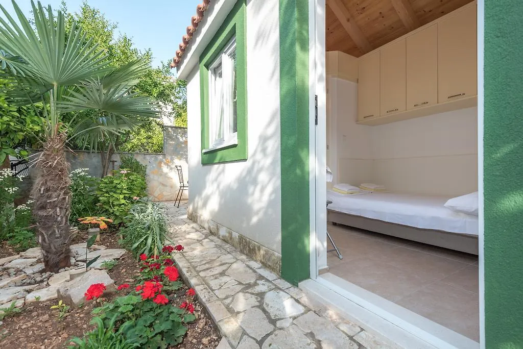 Guest house Mito Rooms And Apartments Trogir