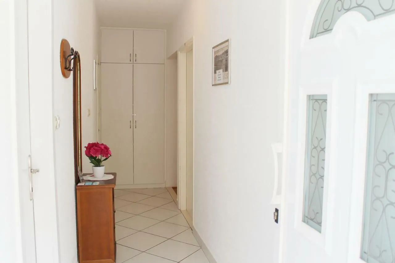 Mito Rooms And Apartments Trogir Guest house