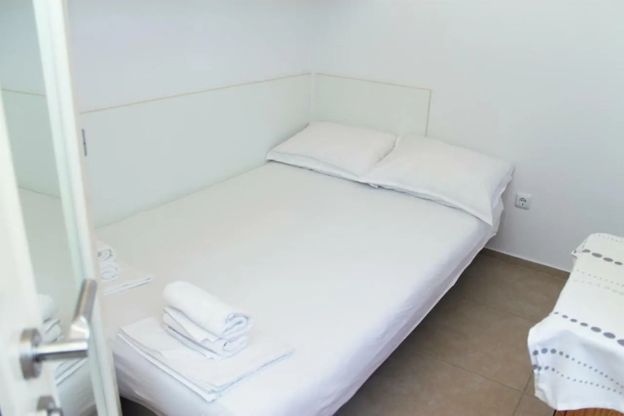 Mito Rooms And Apartments Trogir 3*,