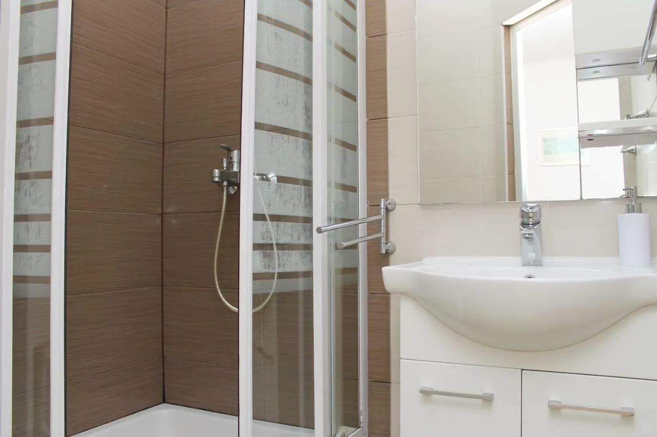 Guest house Mito Rooms And Apartments Trogir