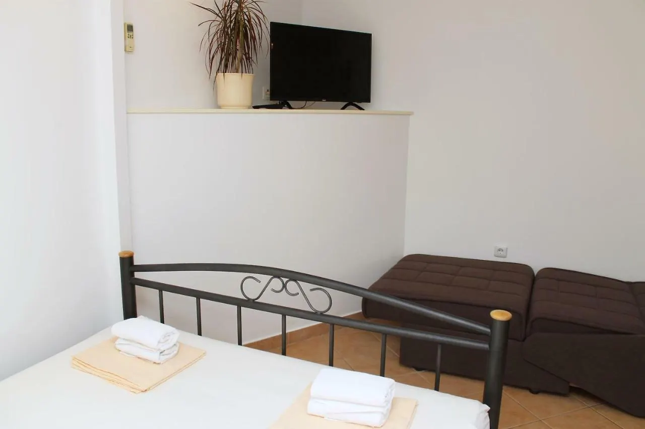 Maison d'hôtes Mito Rooms And Apartments Trogir